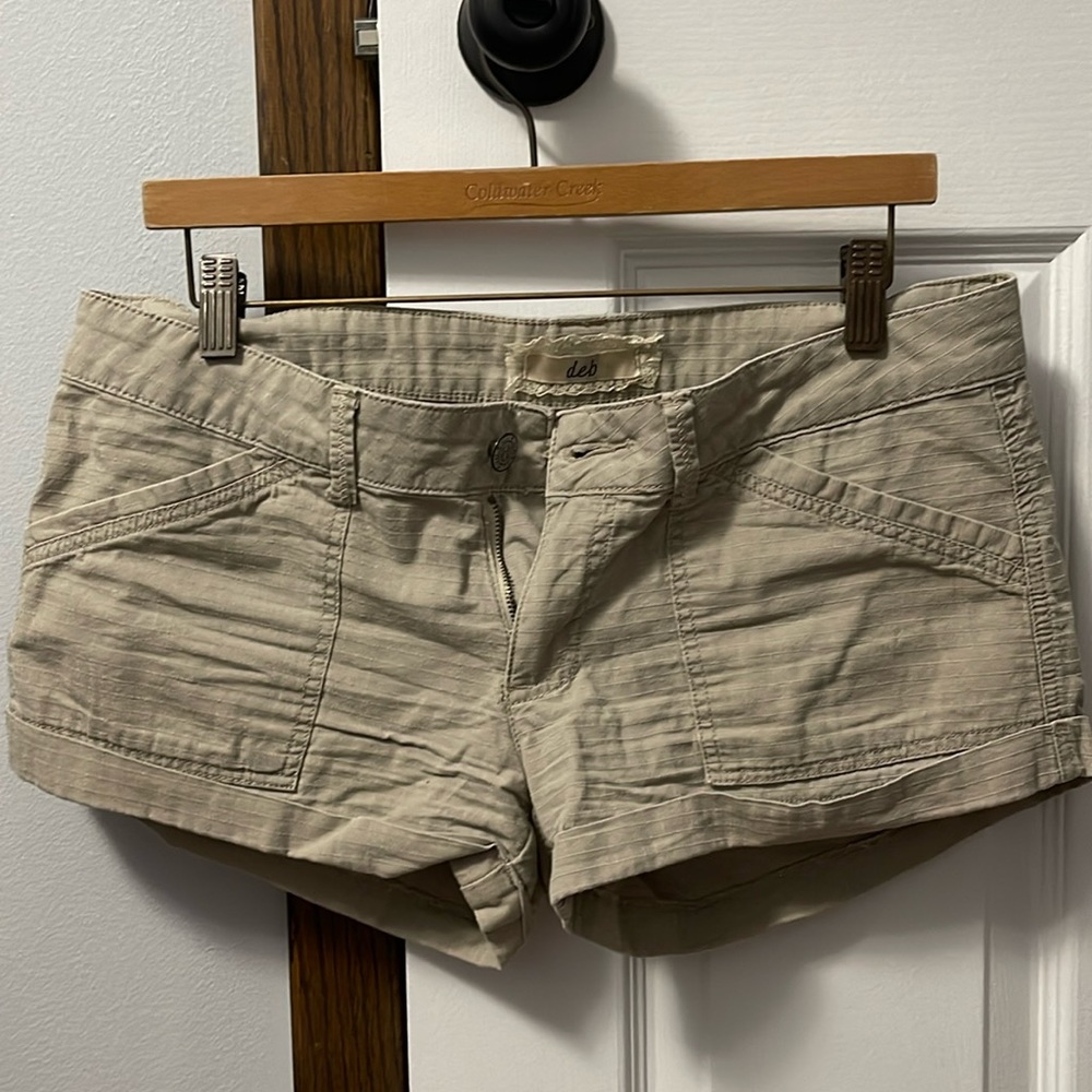 Women’s sand beige colored shorts Deb brand size 7